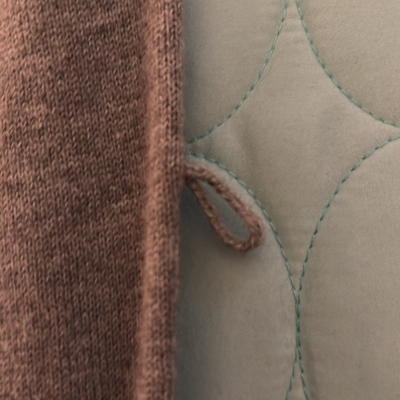 Sleeveless, belted sweater with sequin shoulders. - Picture 4 of 10